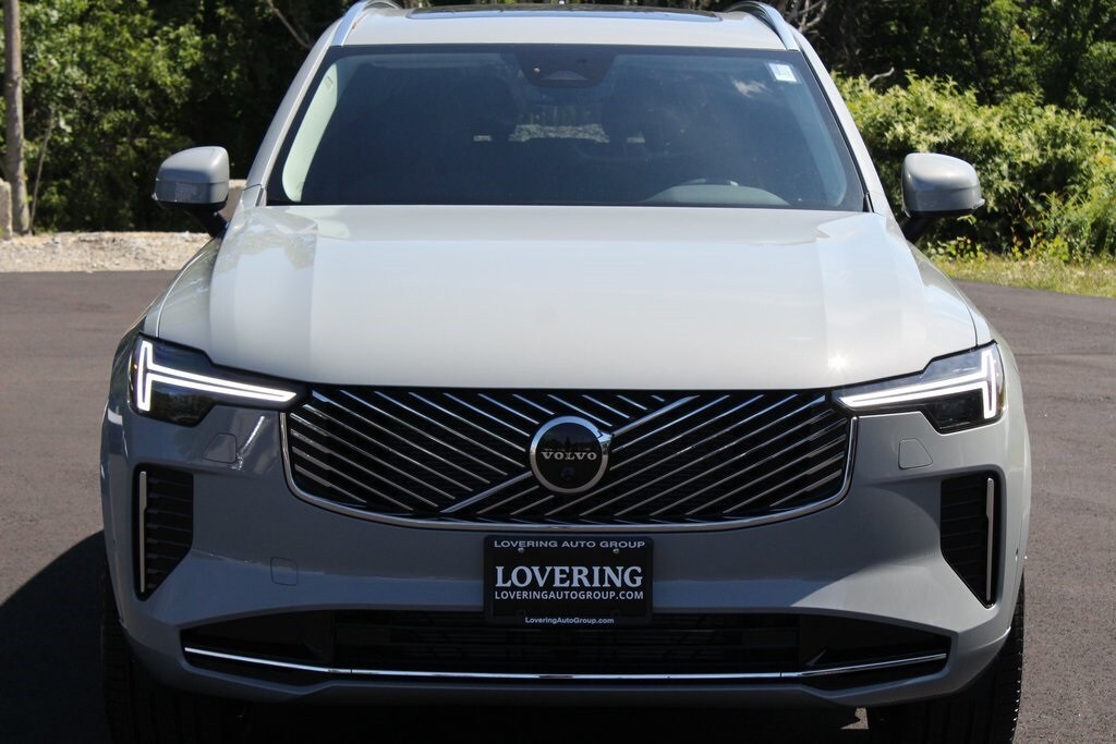 2026 Volvo XC90 Plus photo 3