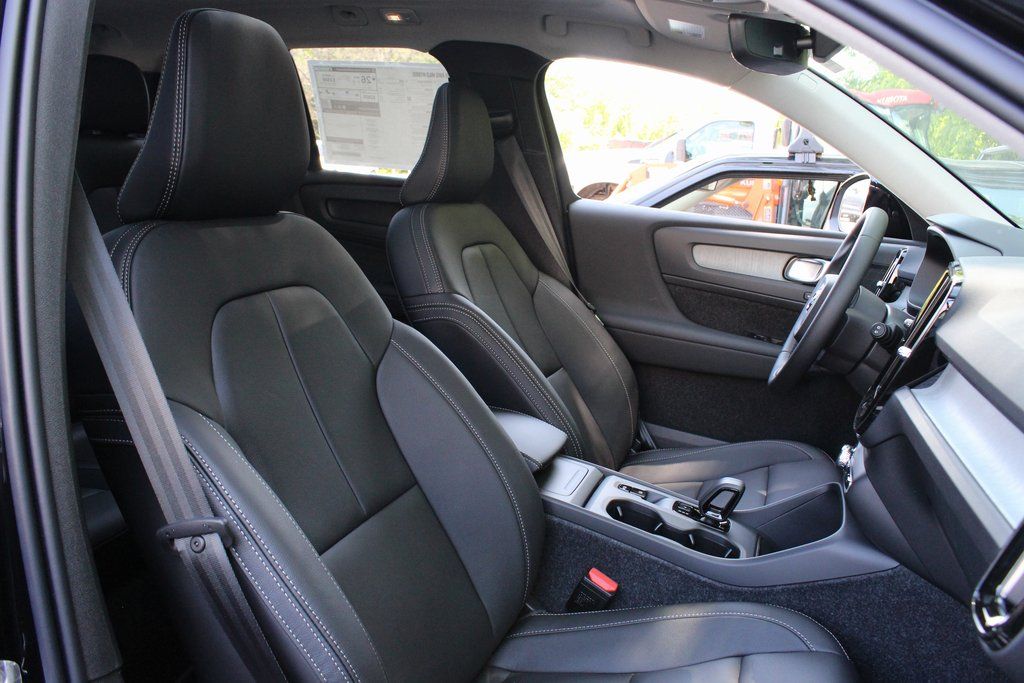 2026 Volvo XC40 Core - Photo 19