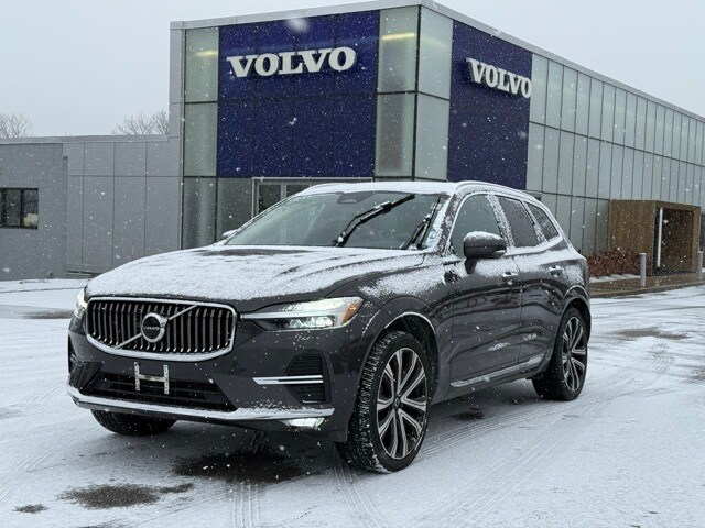 2023 Volvo XC60 B5 Ultimate photo 2