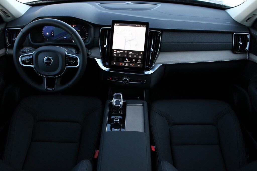 New 2026 Volvo XC90 plug-in hybrid T8 Plus 7-Seater SUV