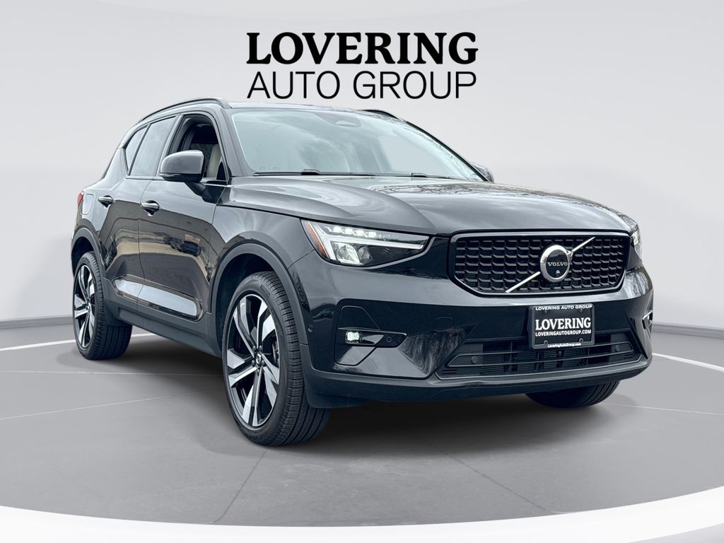 2023 Volvo XC40 SUV 