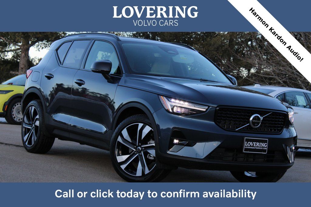 2026 Volvo XC40 SUV 