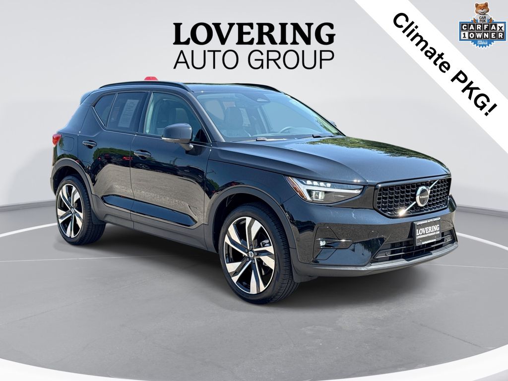 2025 Volvo XC40