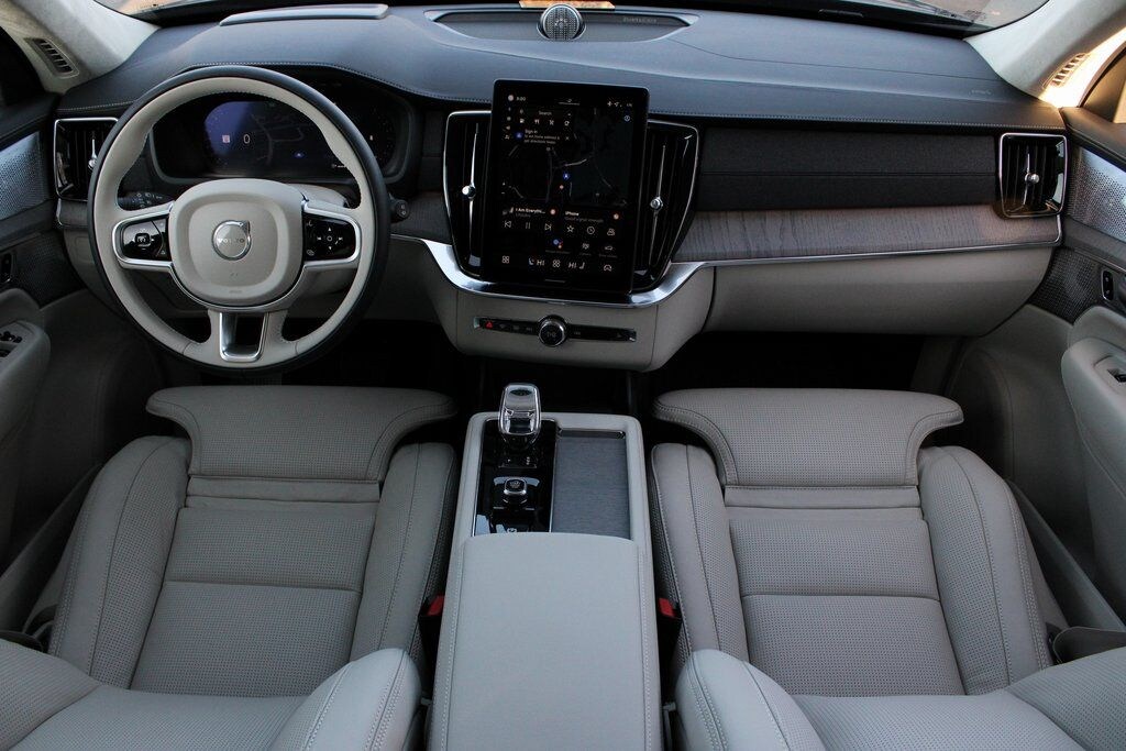 New 2026 Volvo XC90 B6 Ultra Dark Theme 6-Seater SUV