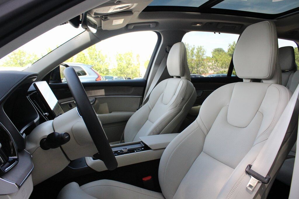 New 2026 Volvo XC90 B6 Ultra Dark Theme 7-Seater SUV