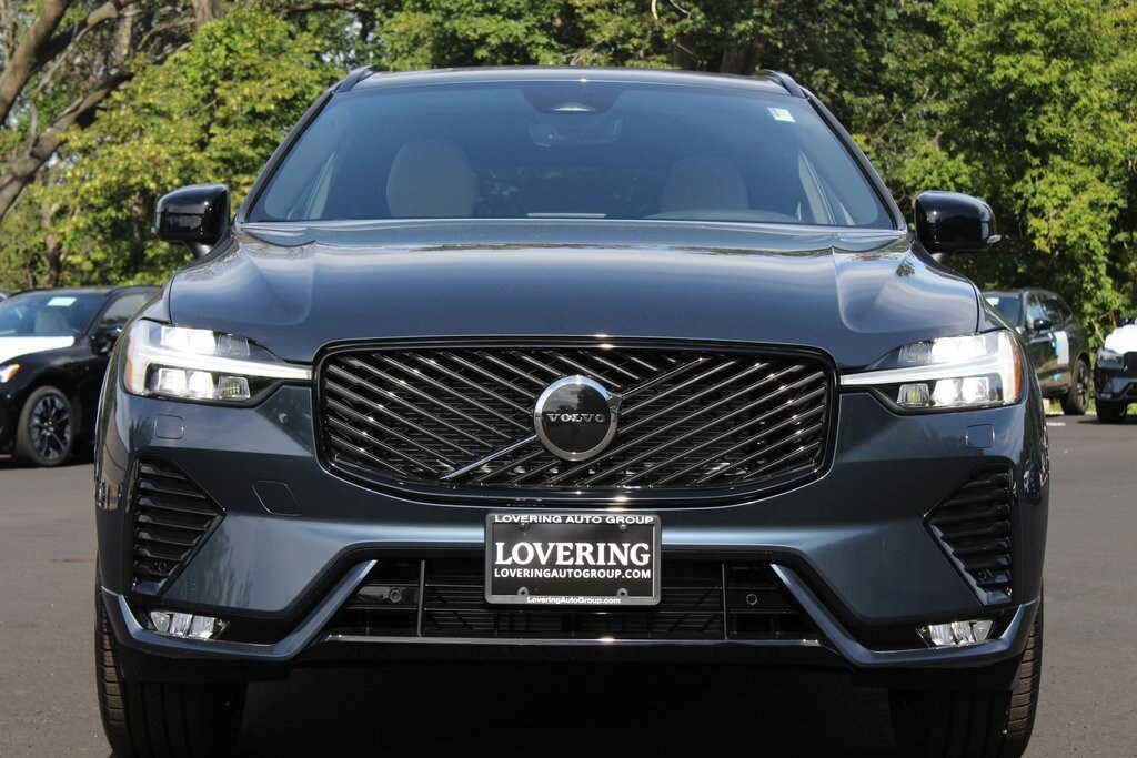 2026 Volvo XC60 B5 Core photo 3