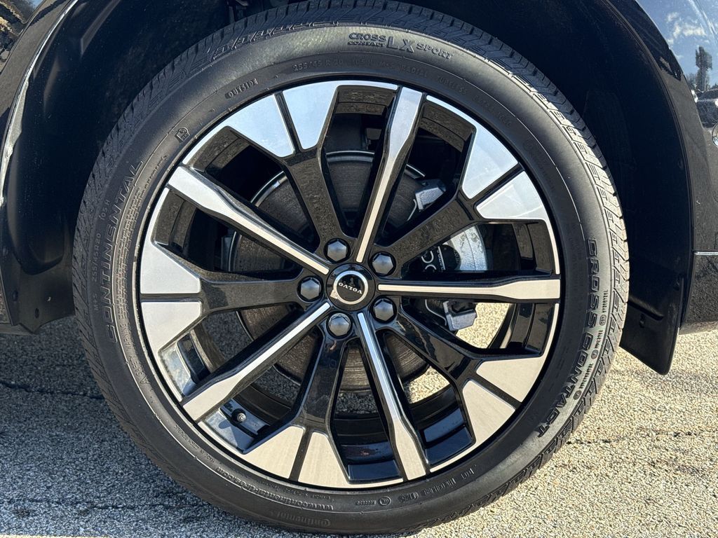 2026 Volvo XC60 Plus - Photo 10