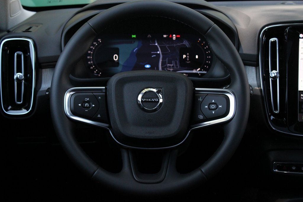 2026 Volvo XC40 Core - Photo 25