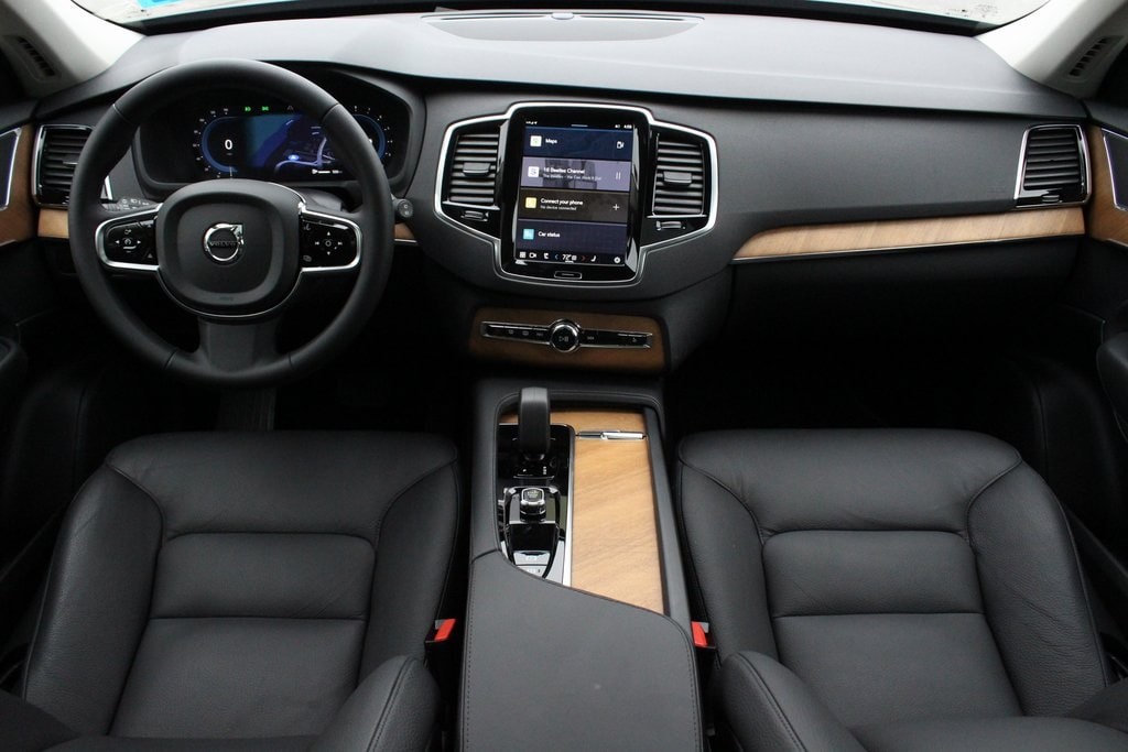Certified 2024 Volvo XC90 Plus with VIN YV4L12PE2R1240825 for sale in Nashua, NH