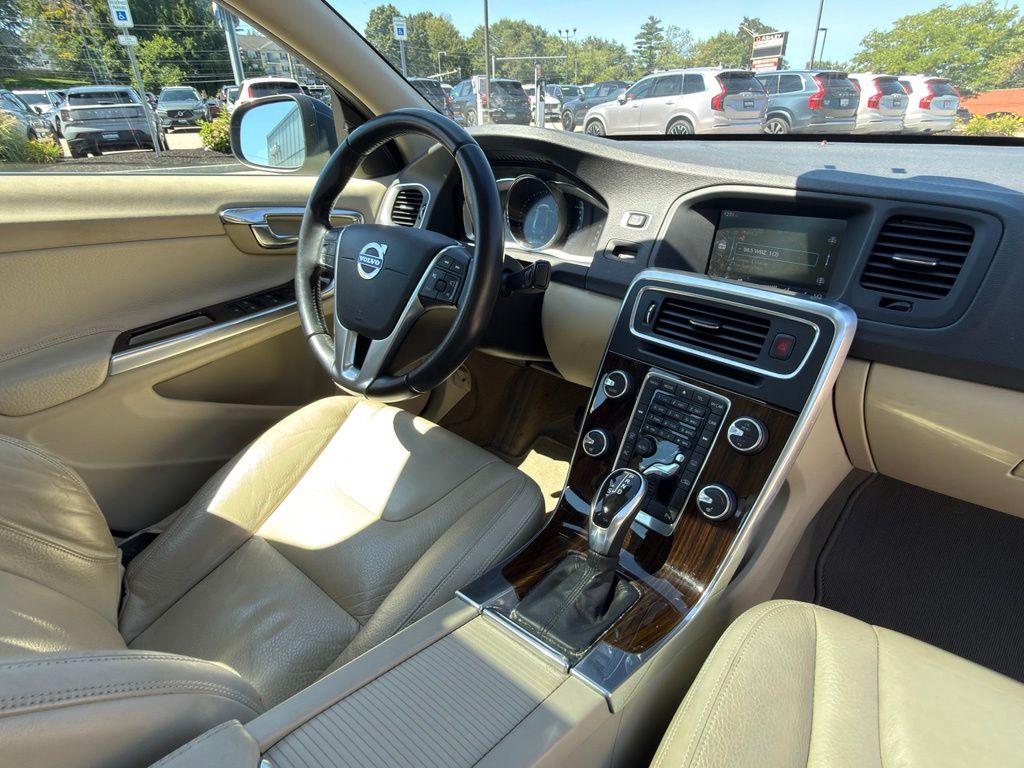 Used 2014 Volvo S60 T5 with VIN YV1612FH1E2277990 for sale in Nashua, NH