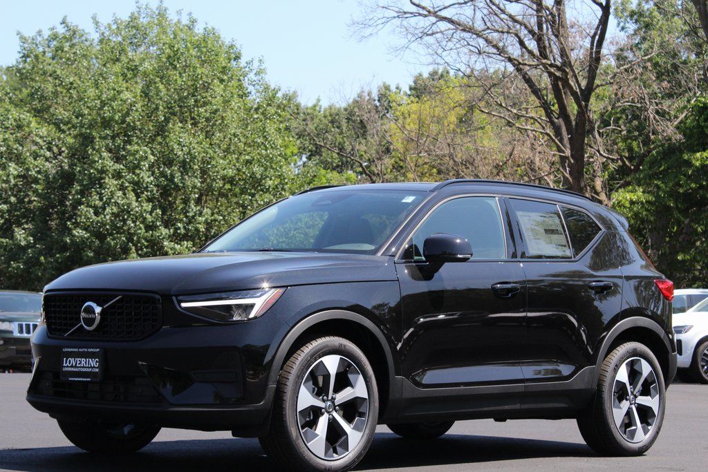2026 Volvo XC40 Core - Photo 9