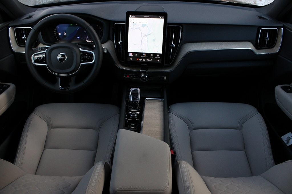 New 2026 Volvo XC60 plug-in hybrid T8 Plus SUV