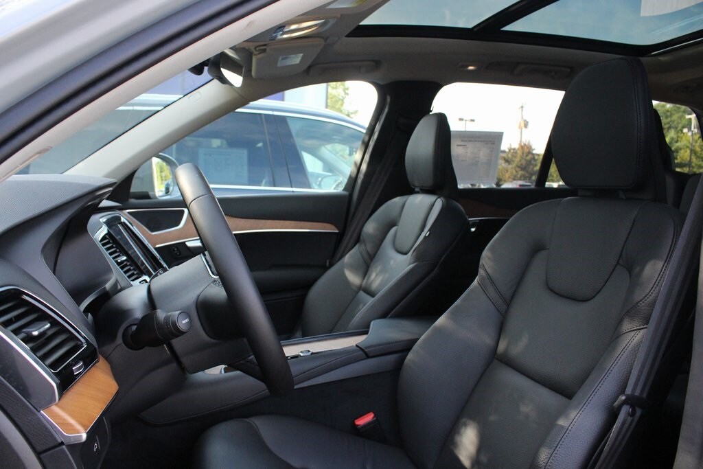 2025 Volvo XC90 Plus photo 4