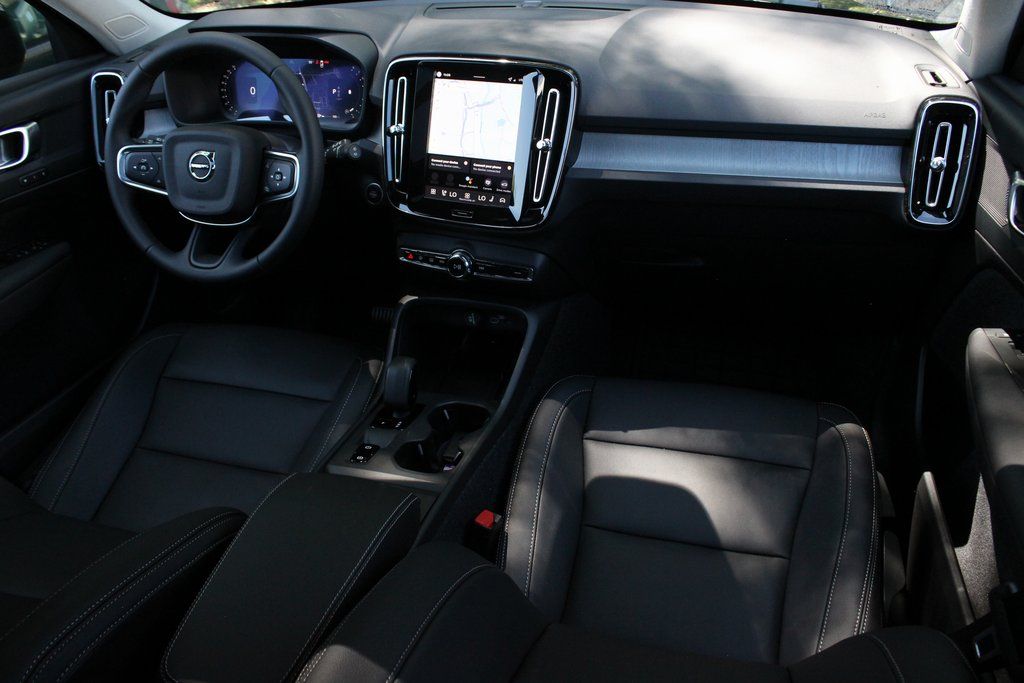 2026 Volvo XC40 Core - Photo 23