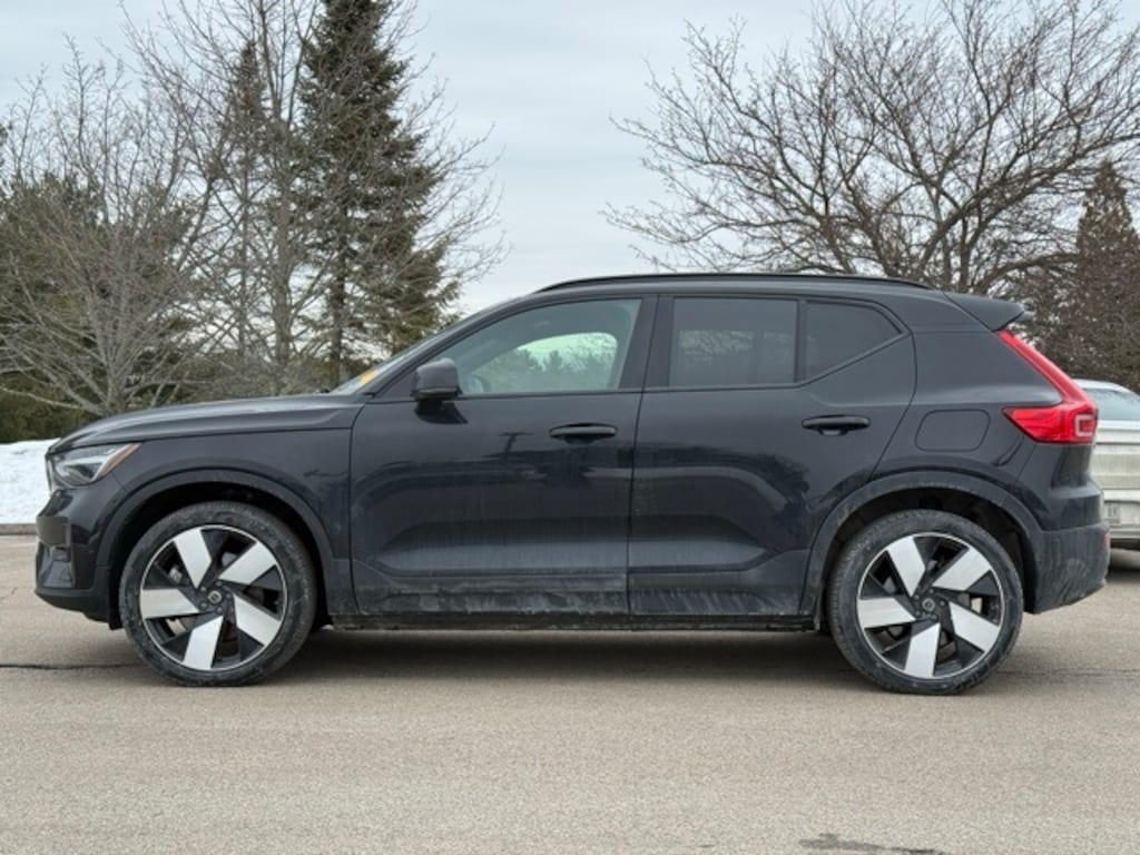 Used 2024 Volvo XC40 Recharge Pure Electric Twin Plus SUV