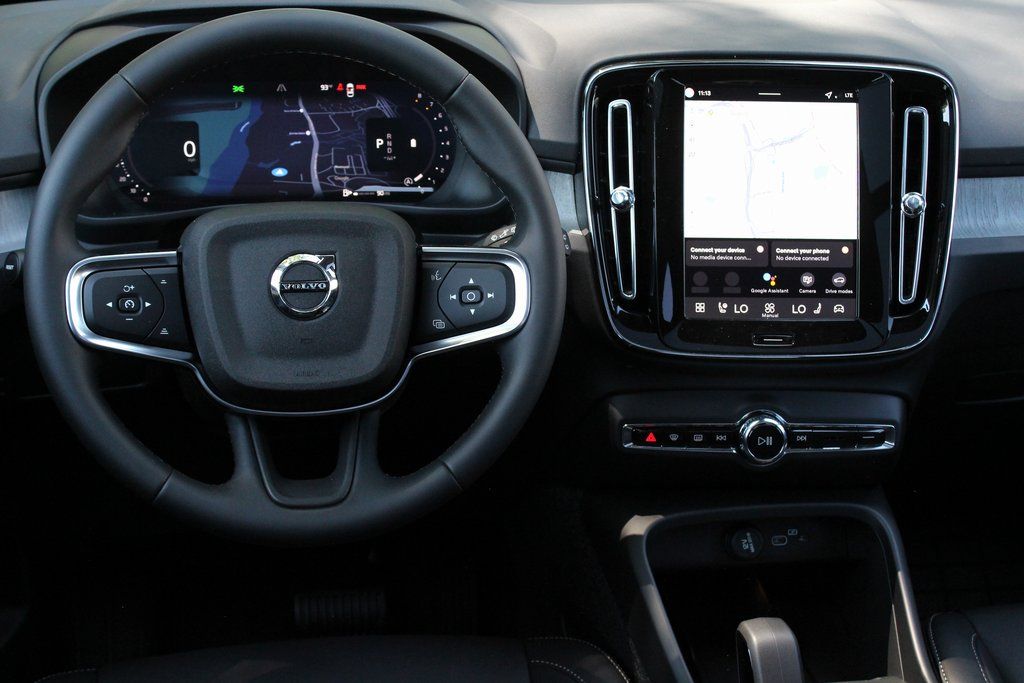 2026 Volvo XC40 Core - Photo 24