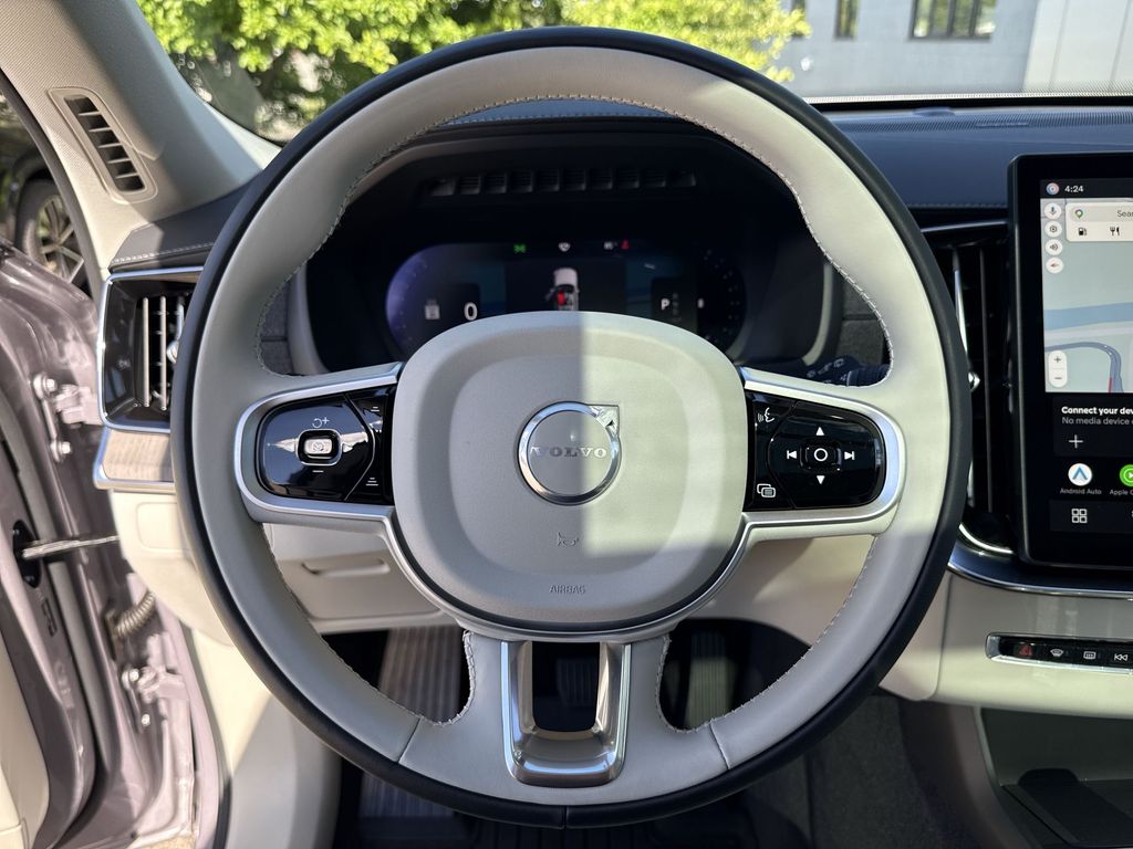 2026 Volvo XC90 Ultra - Photo 13