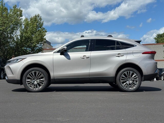 2023 Toyota Venza XLE photo 4
