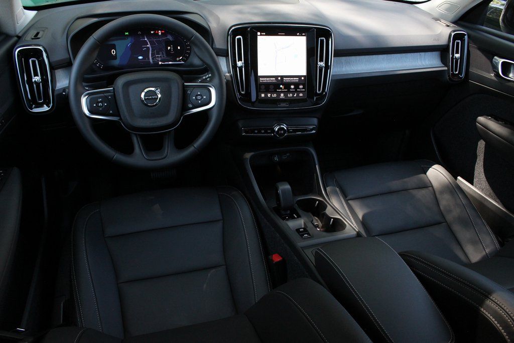 2026 Volvo XC40 Core - Photo 28