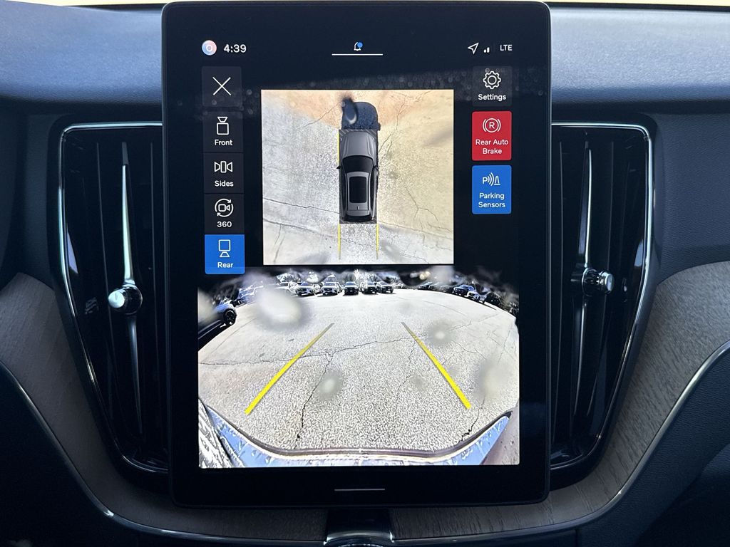 2026 Volvo XC60 Plus - Photo 17
