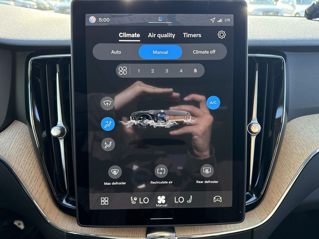 2026 Volvo XC60 Plus - Photo 19
