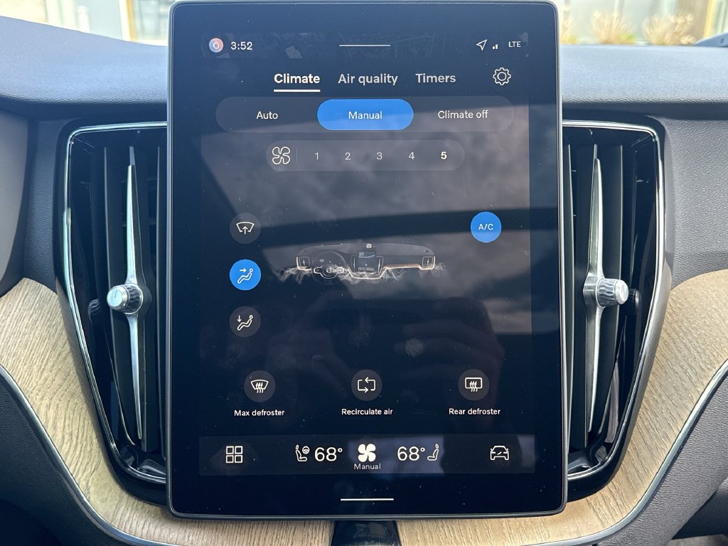 2026 Volvo XC60 Plus - Photo 20