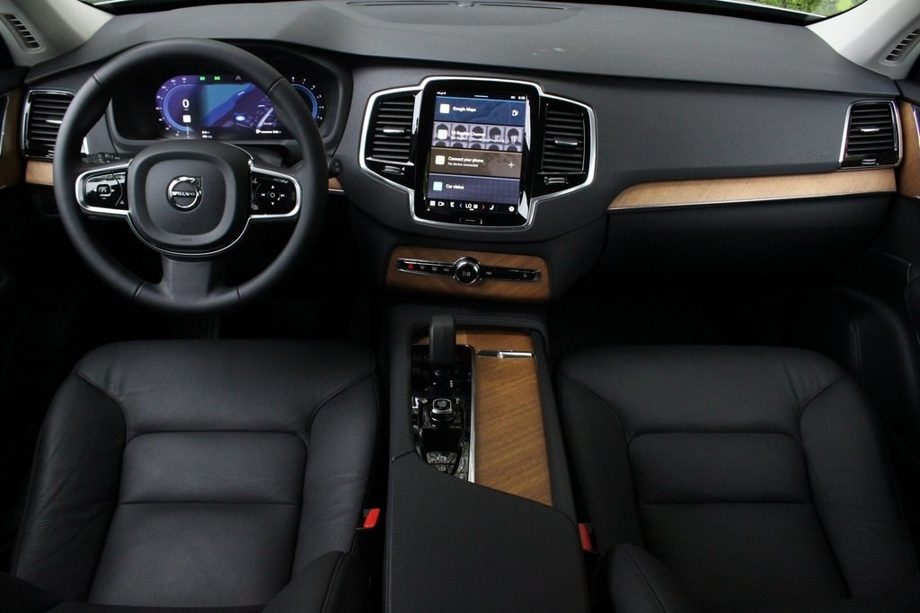 Certified 2024 Volvo XC90 Plus with VIN YV4L12PE7R1237547 for sale in Nashua, NH