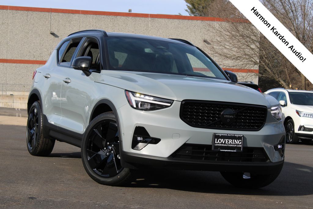 2026 Volvo XC40 SUV 
