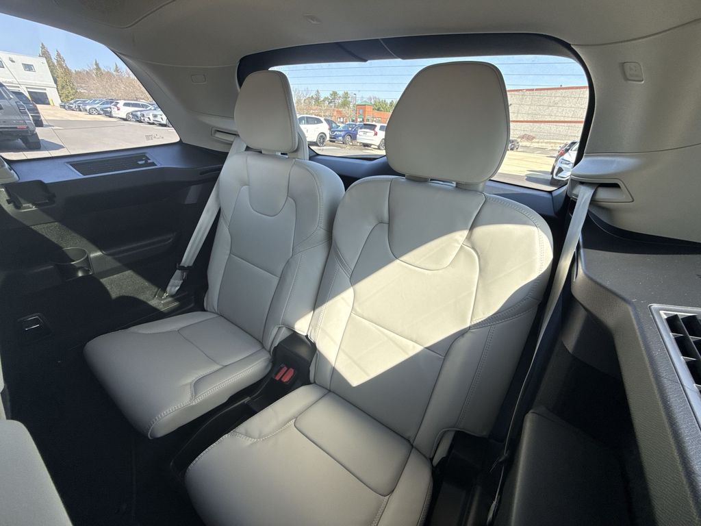 2026 Volvo XC90 Ultra - Photo 22