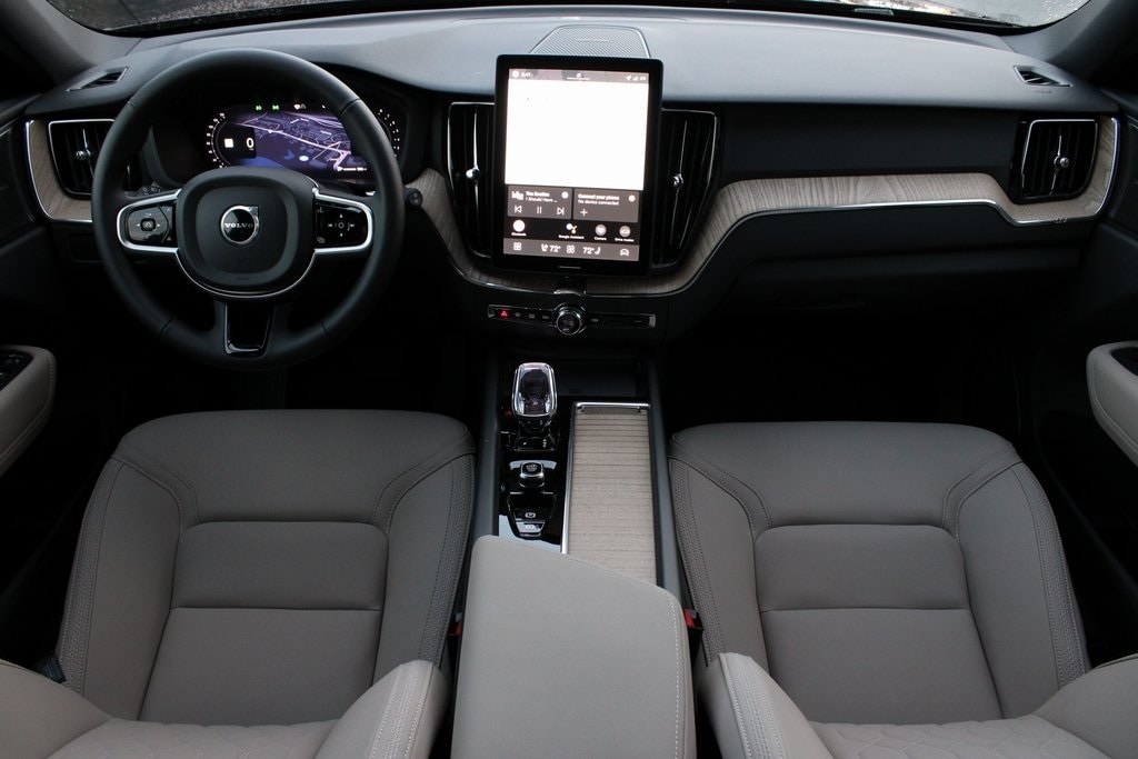 New 2026 Volvo XC60 B5 Plus SUV