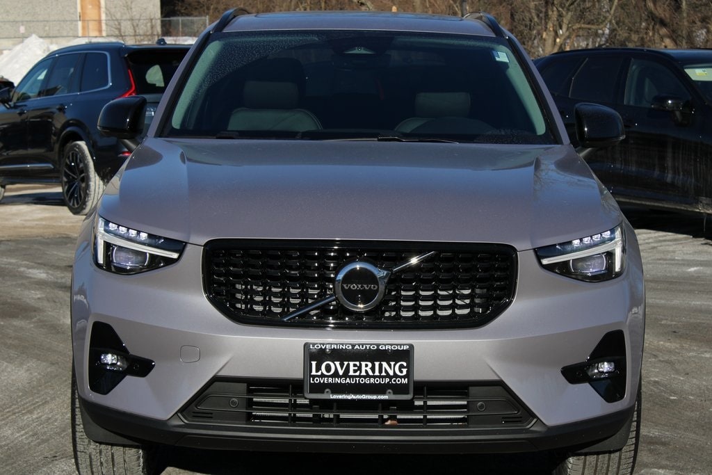 New 2026 Volvo XC40 B5 Ultra SUV