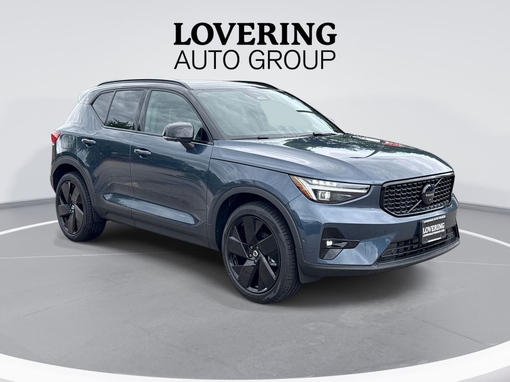 2026 Volvo XC40