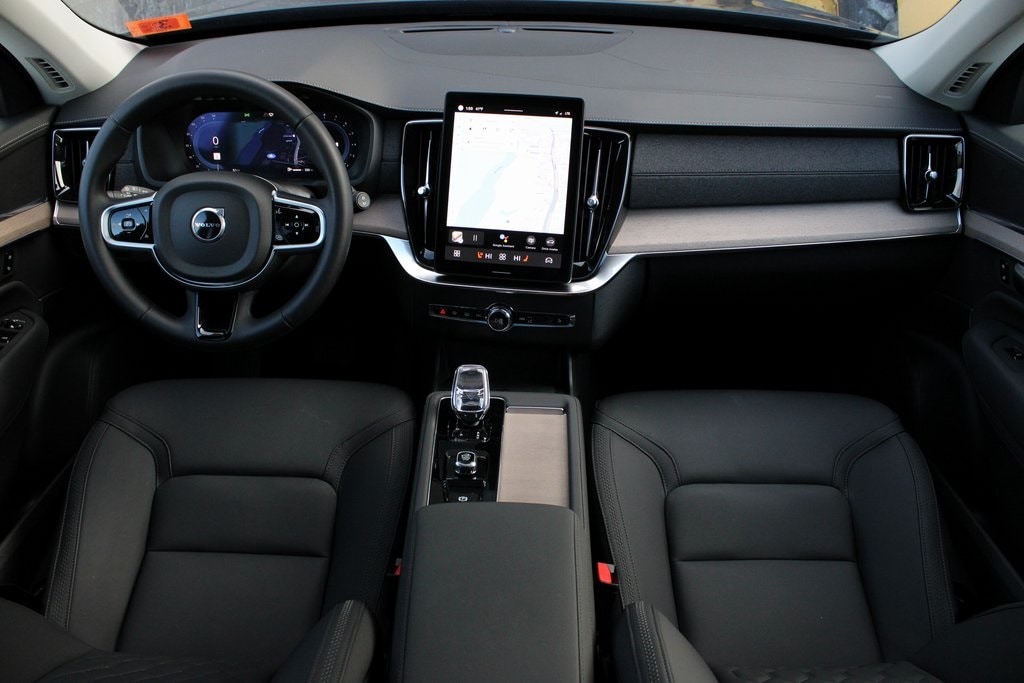 Certified 2025 Volvo XC90 B6 Plus 7-Seater SUV