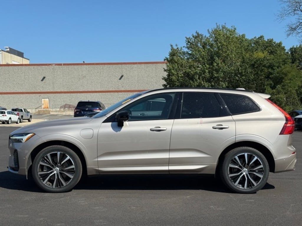 Certified 2023 Volvo XC60 Recharge Plug-In Hybrid T8 Plus Dark Theme SUV