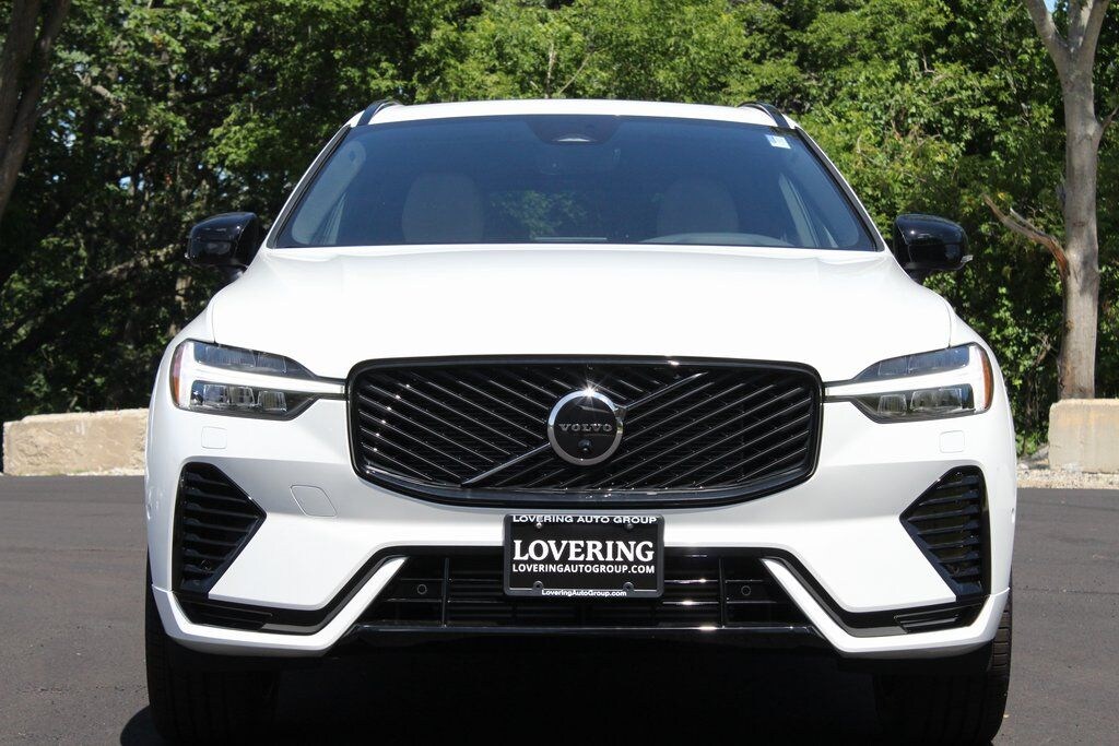 New 2026 Volvo XC60 plug-in hybrid T8 Plus SUV