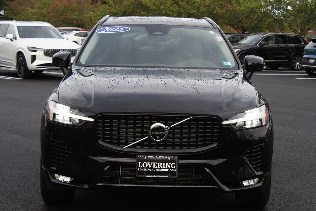 2025 Volvo XC60 B5 Plus photo 2