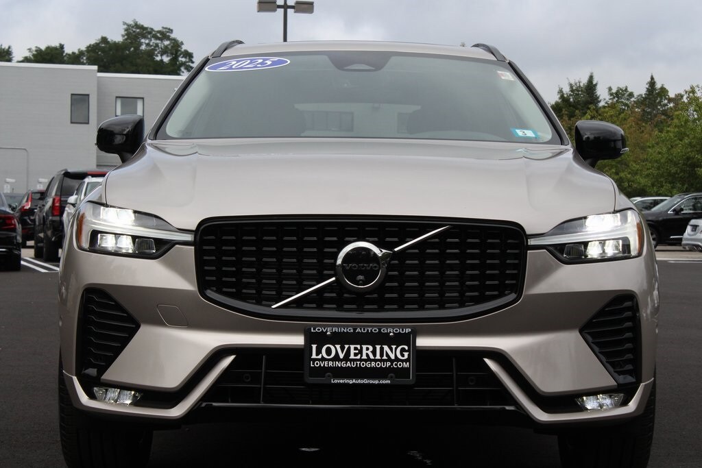2025 Volvo XC60 B5 Plus photo 2