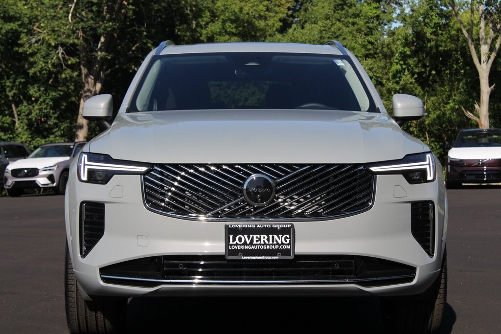 2026 Volvo XC90 Plus photo 3