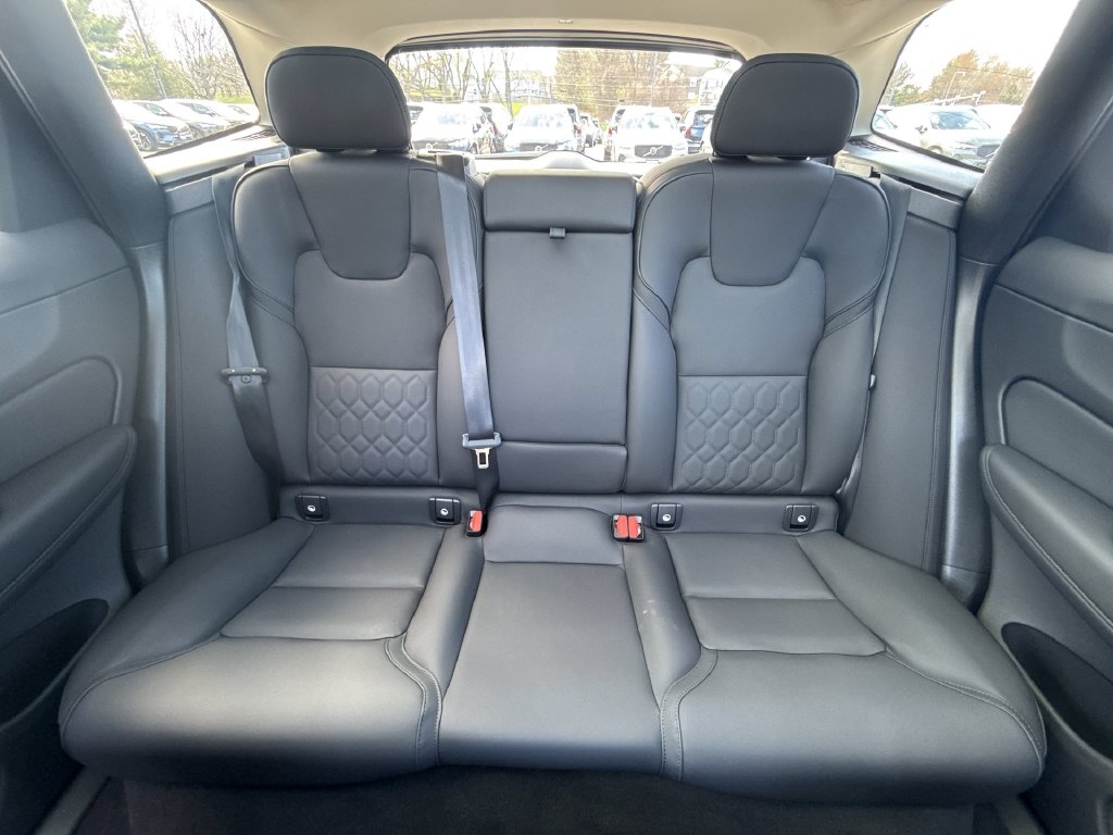 2026 Volvo XC60 Plus - Photo 22