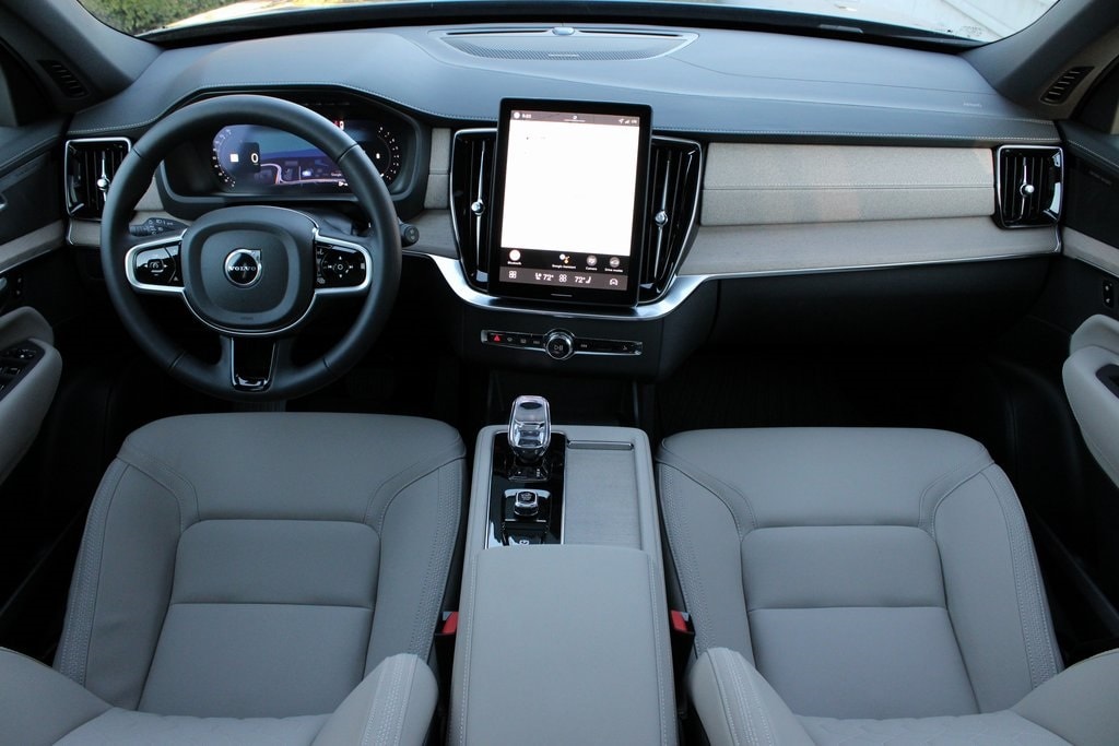 New 2026 Volvo XC90 B6 Plus 7-Seater SUV