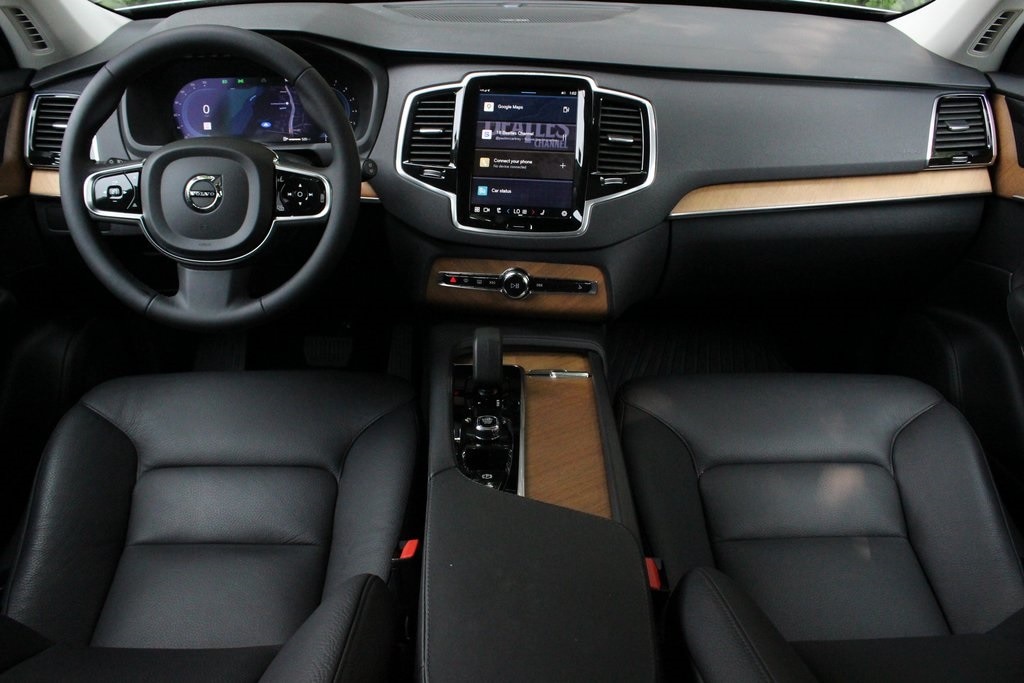 Certified 2024 Volvo XC90 Plus with VIN YV4062PE8R1162412 for sale in Nashua, NH