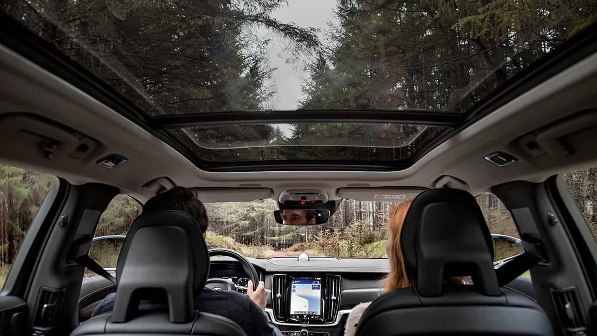 volvo v90 crosscountry interior sunroof v1