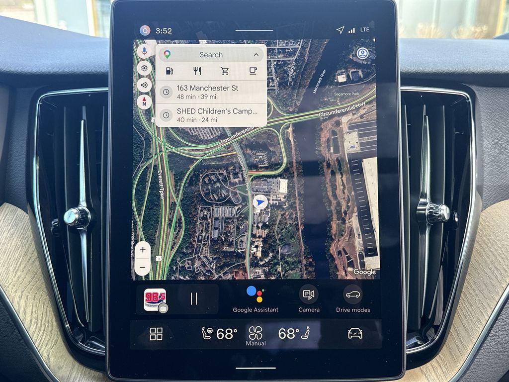 2026 Volvo XC60 Plus - Photo 18