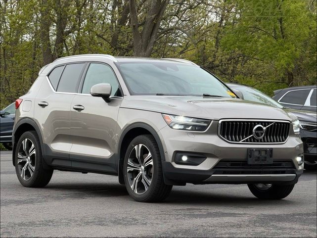 2021 Volvo XC40 T5 Inscription AWD's photo