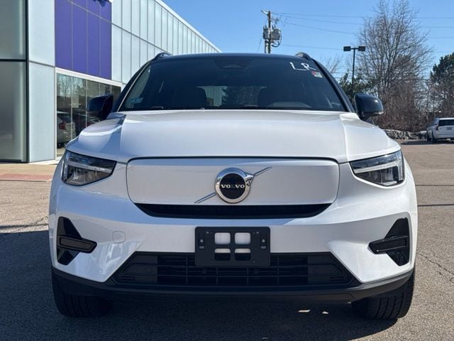 Used 2023 Volvo XC40 Core with VIN YV4ED3UK2P2000102 for sale in Nashua, NH