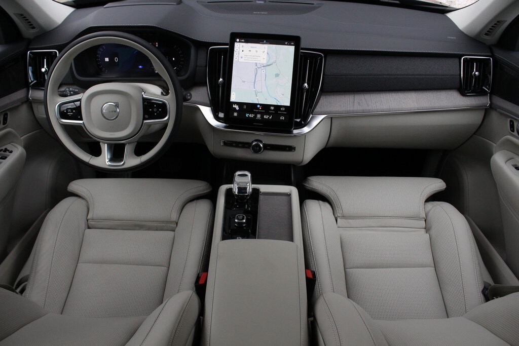 2026 Volvo XC90 photo 2