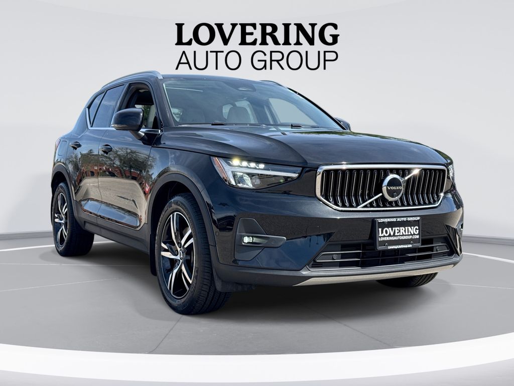 2023 Volvo XC40 SUV 