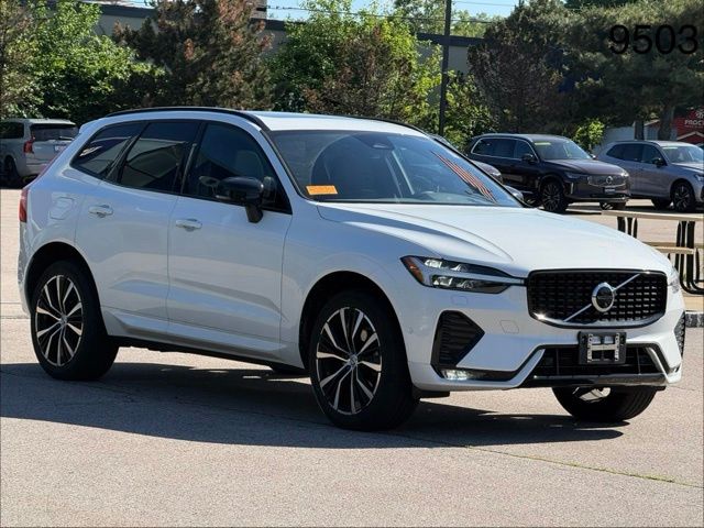 2023 Volvo XC60 B5 Plus Dark Theme AWD's photo