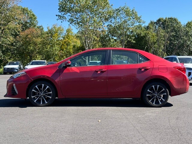 2017 Toyota Corolla SE photo 4