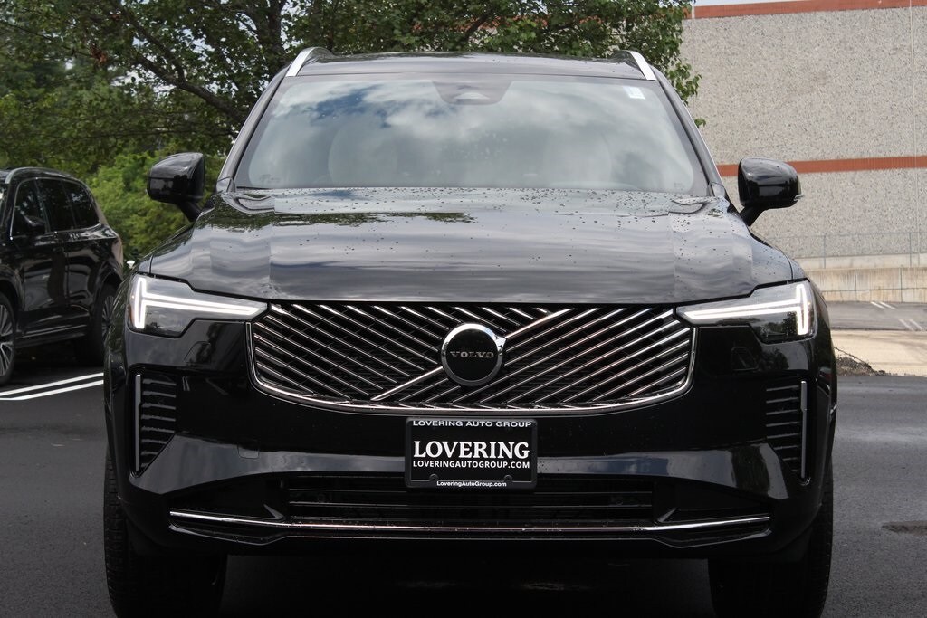 2026 Volvo XC90 B5 Core photo 3